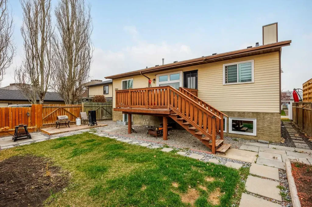 1305 10 Avenue SE High River AB T0L 1B0