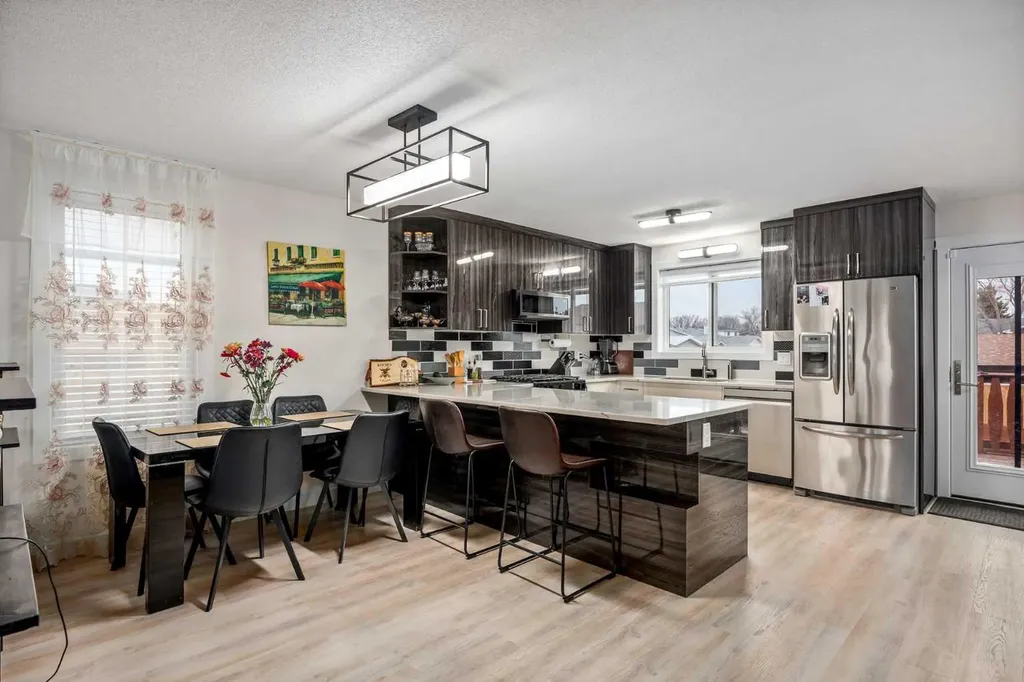1305 10 Avenue SE High River AB T0L 1B0