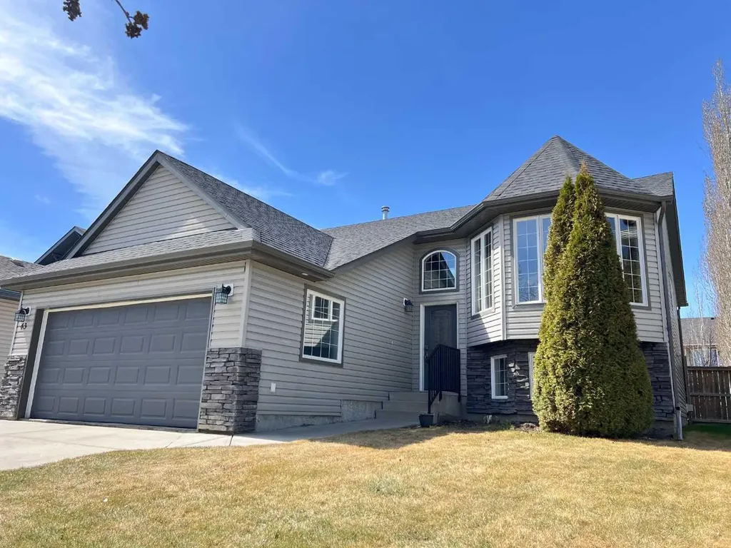 43 Webster Drive Red Deer AB T4N7G4