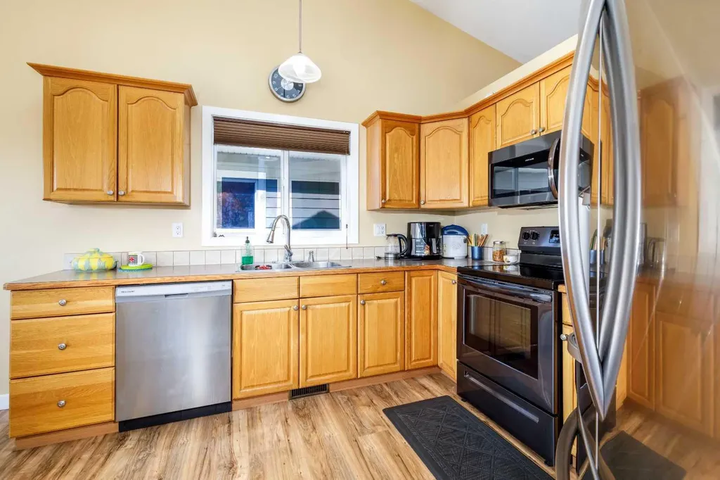 43 Webster Drive Red Deer AB T4N7G4