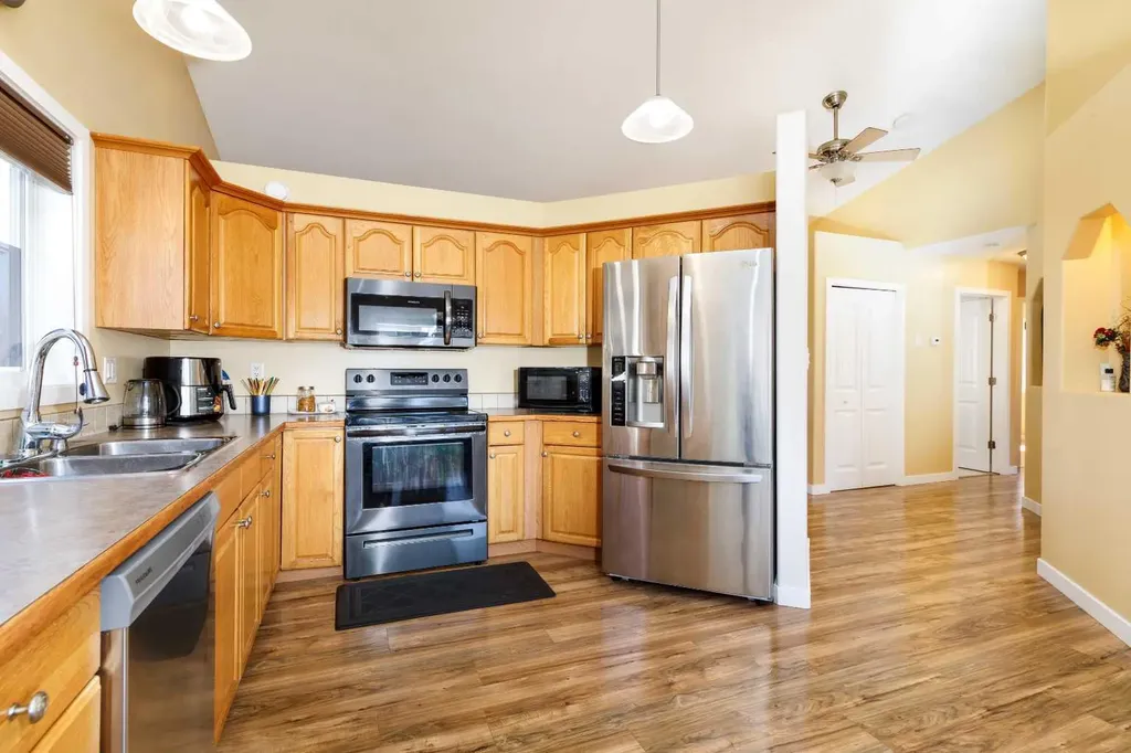 43 Webster Drive Red Deer AB T4N7G4