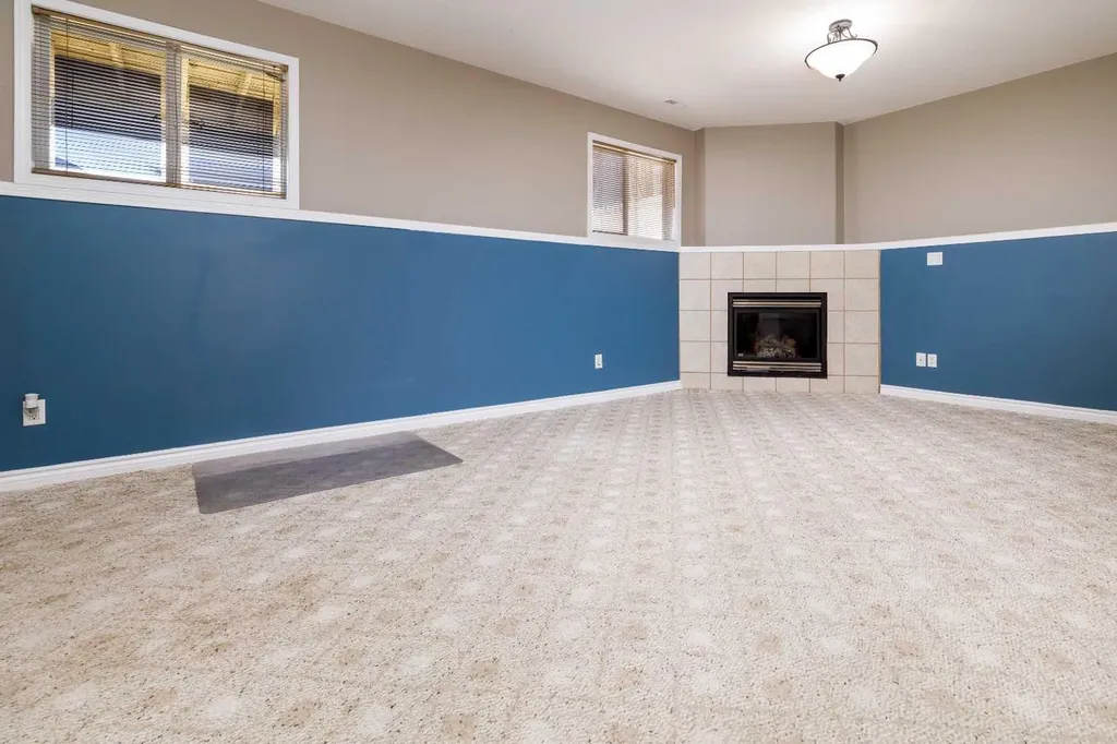 43 Webster Drive Red Deer AB T4N7G4