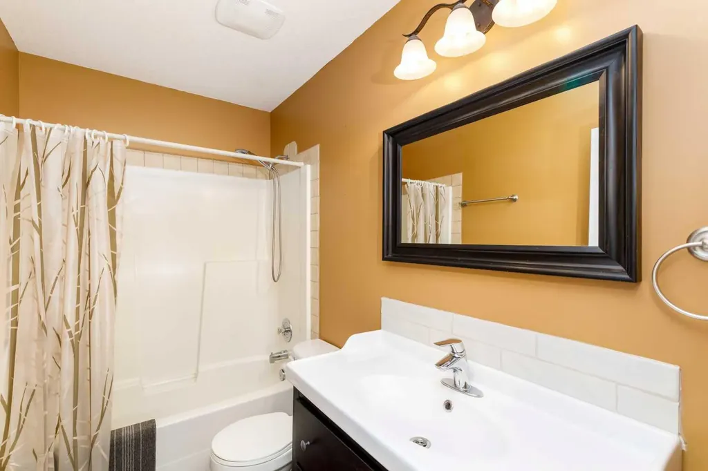 43 Webster Drive Red Deer AB T4N7G4