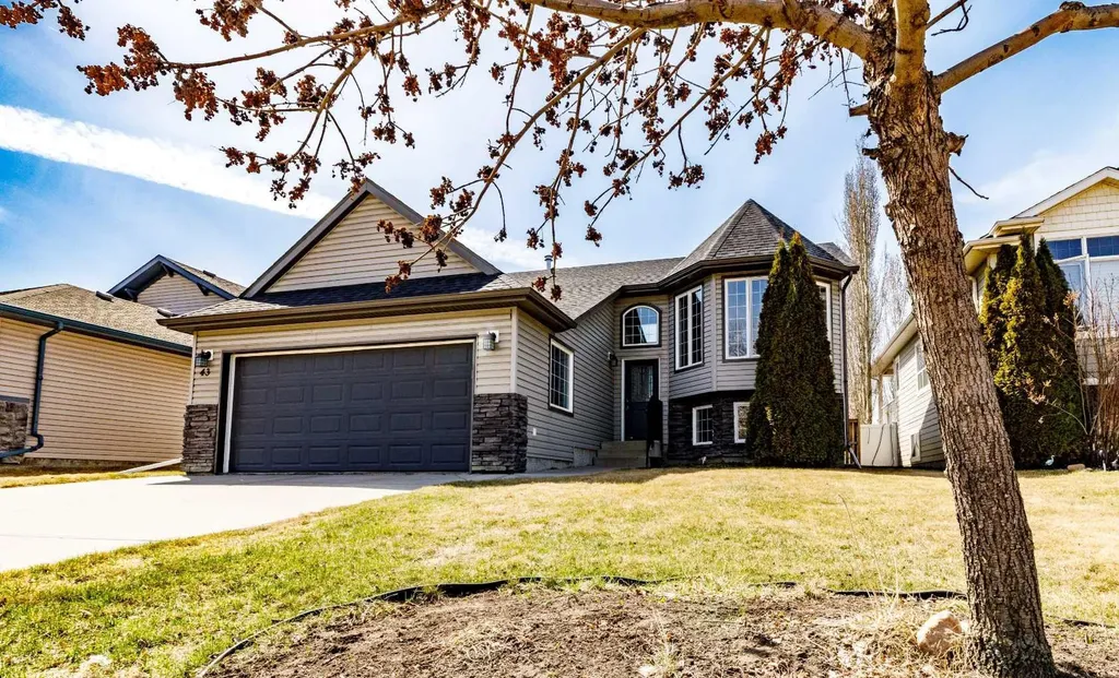 43 Webster Drive Red Deer AB T4N7G4