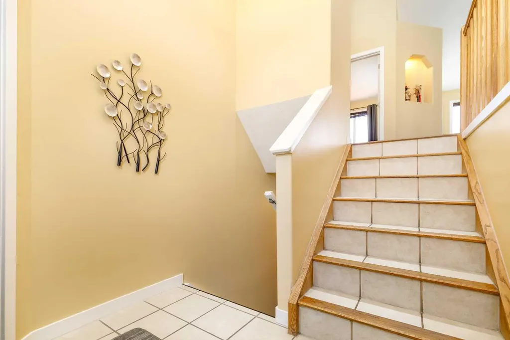 43 Webster Drive Red Deer AB T4N7G4