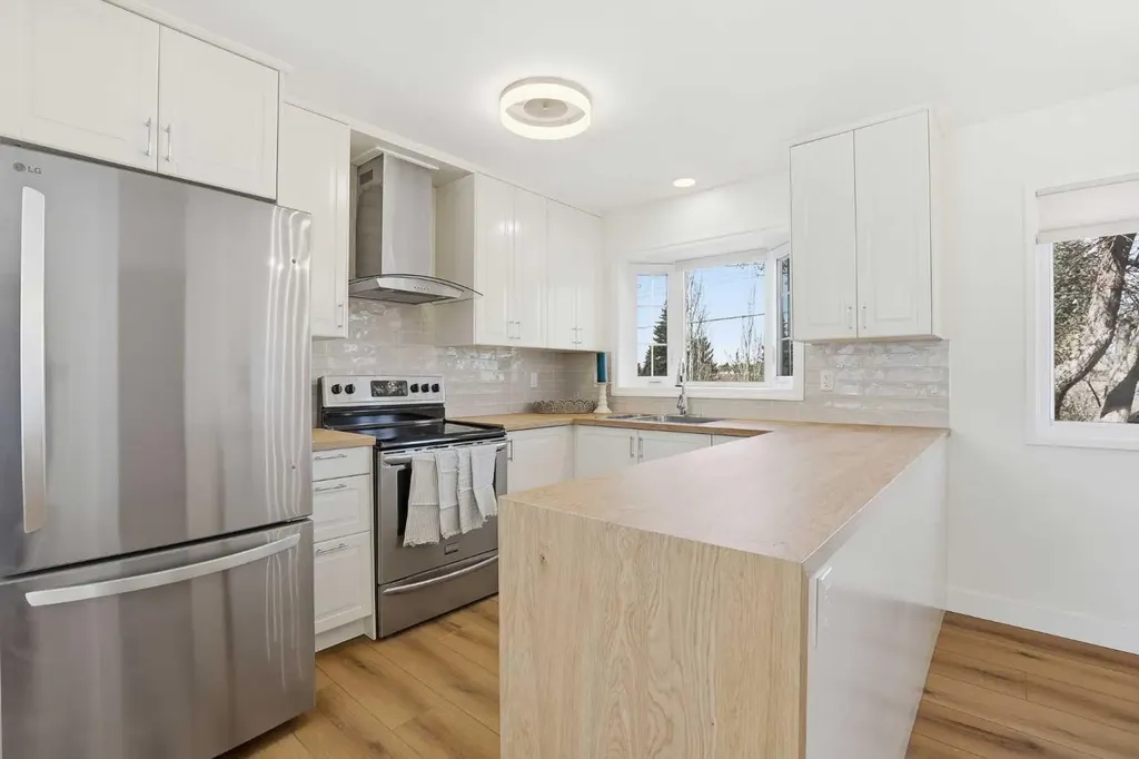 431 Queen Charlotte Drive SE Calgary AB T2J 4H2
