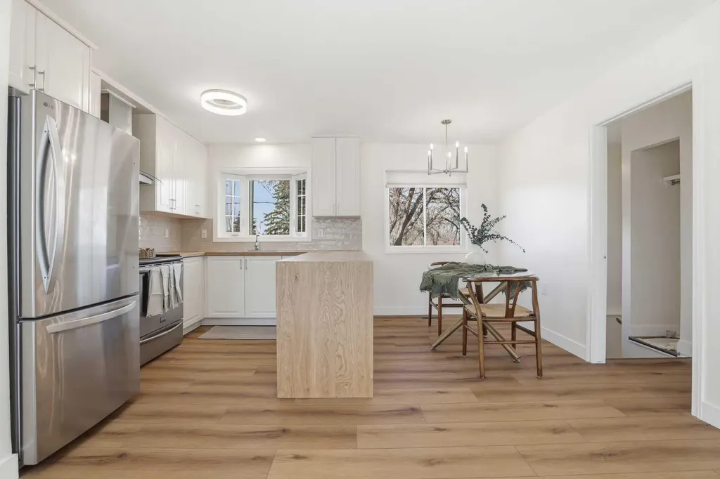 431 Queen Charlotte Drive SE Calgary AB T2J 4H2