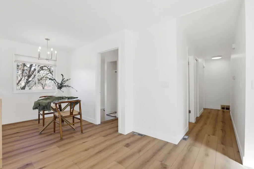 431 Queen Charlotte Drive SE Calgary AB T2J 4H2