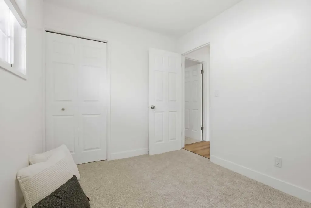 431 Queen Charlotte Drive SE Calgary AB T2J 4H2