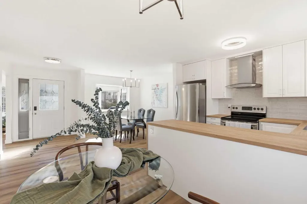 431 Queen Charlotte Drive SE Calgary AB T2J 4H2