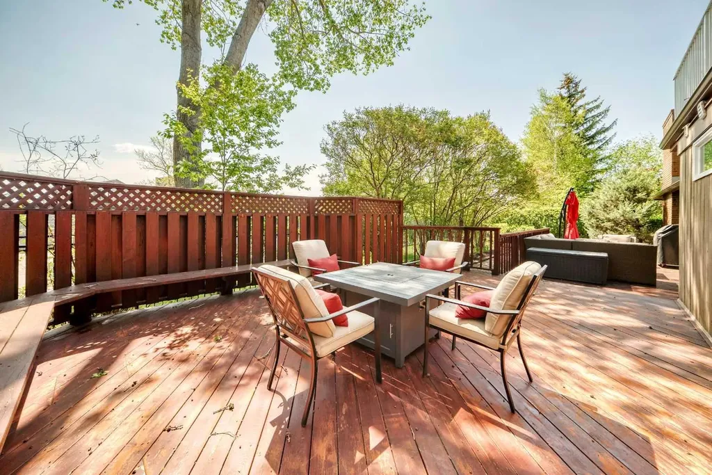 123 Varsity Estates Grove NW Calgary AB T3B 4C8