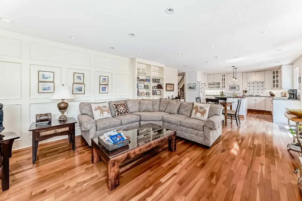 123 Varsity Estates Grove NW Calgary AB T3B 4C8