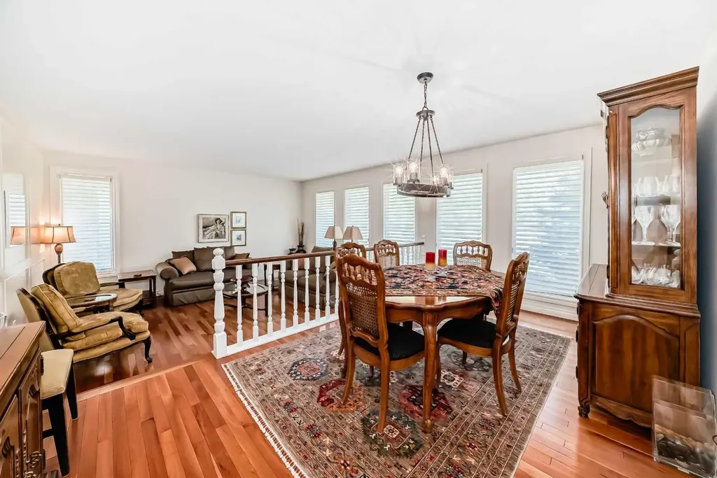 123 Varsity Estates Grove NW Calgary AB T3B 4C8