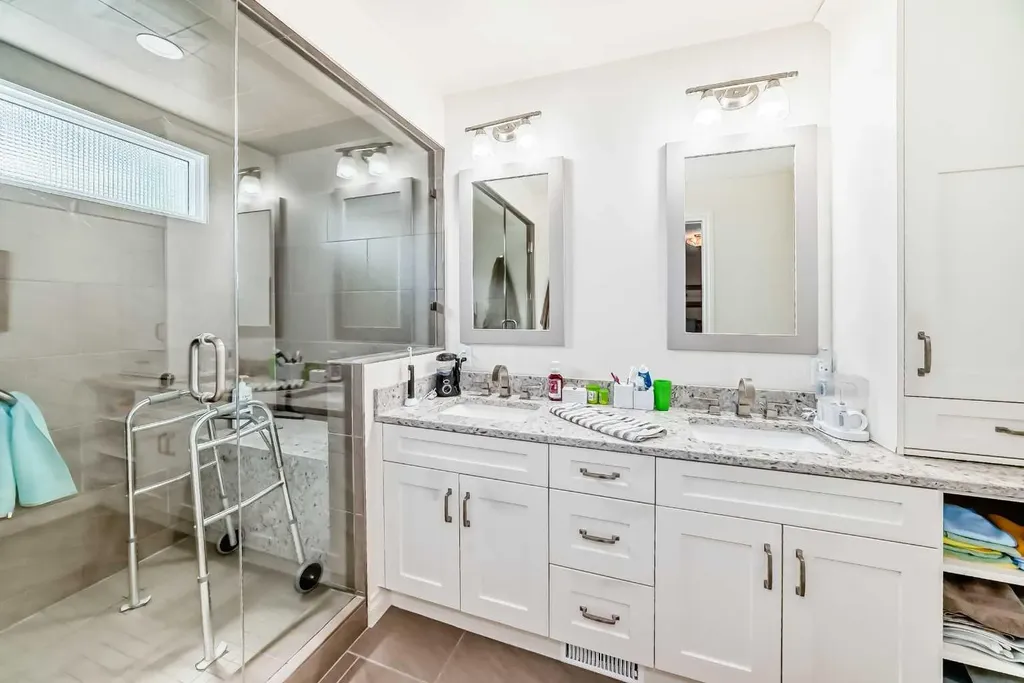 123 Varsity Estates Grove NW Calgary AB T3B 4C8
