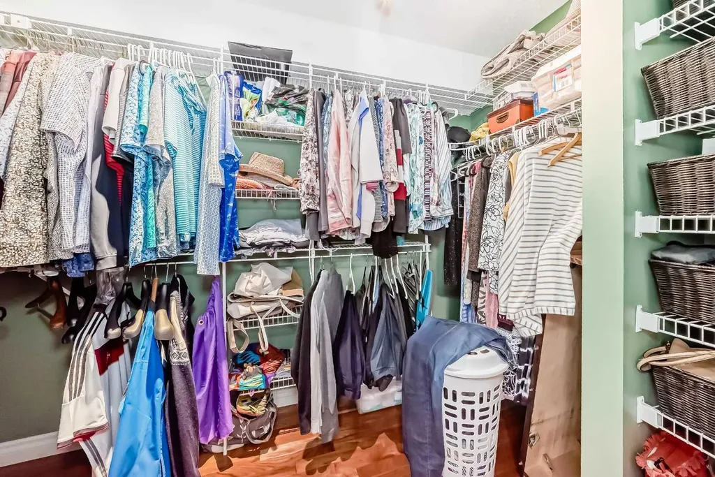 123 Varsity Estates Grove NW Calgary AB T3B 4C8