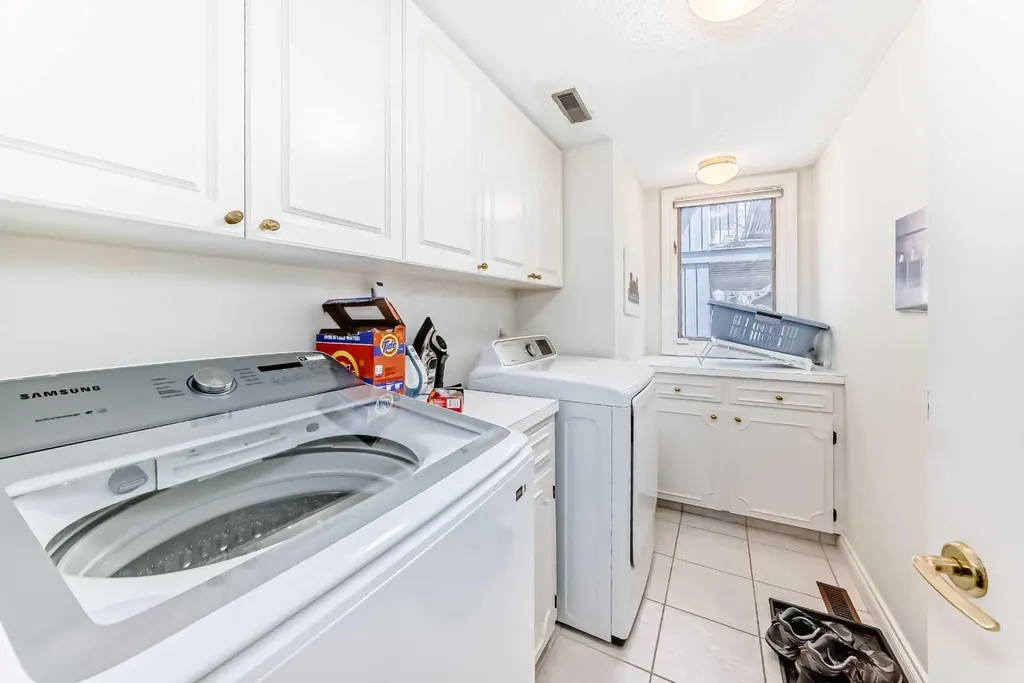 123 Varsity Estates Grove NW Calgary AB T3B 4C8