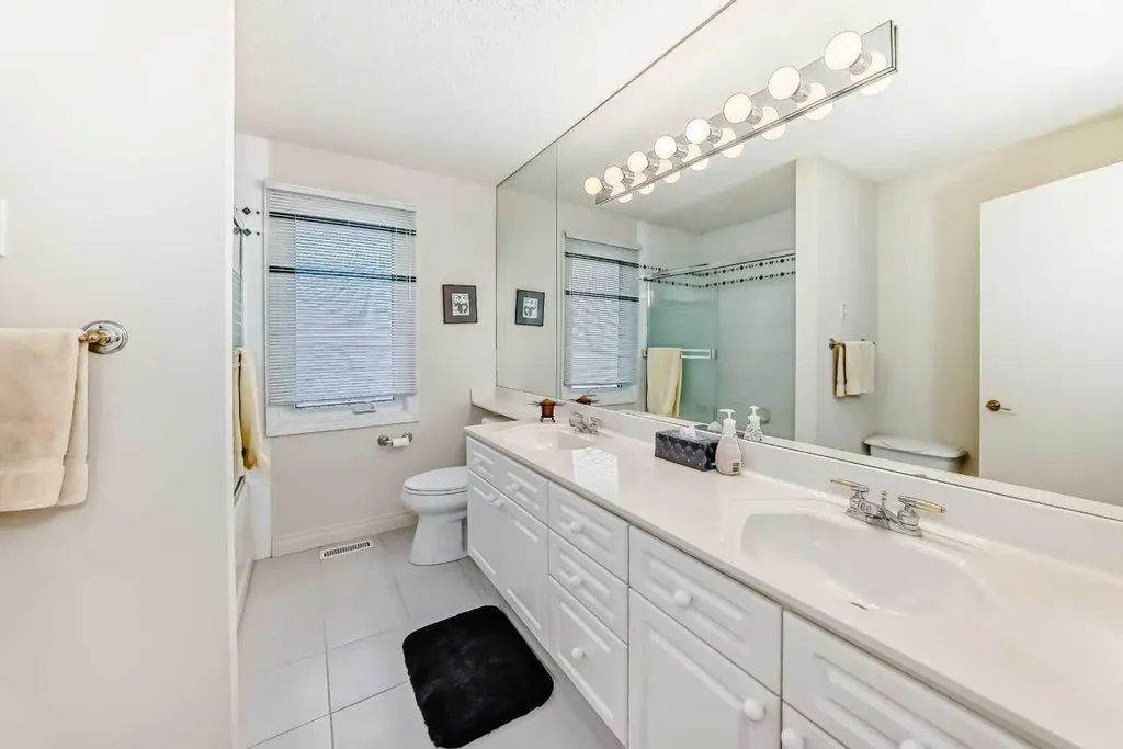 123 Varsity Estates Grove NW Calgary AB T3B 4C8