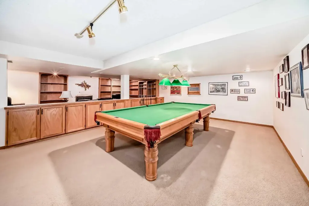 123 Varsity Estates Grove NW Calgary AB T3B 4C8