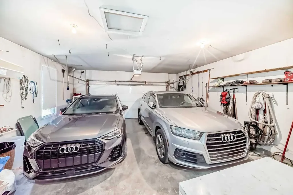123 Varsity Estates Grove NW Calgary AB T3B 4C8