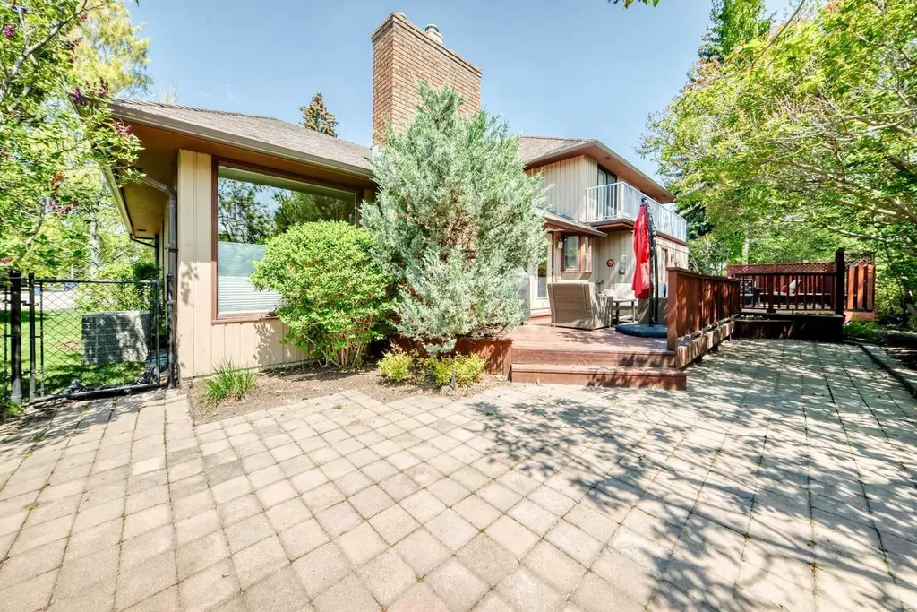 123 Varsity Estates Grove NW Calgary AB T3B 4C8