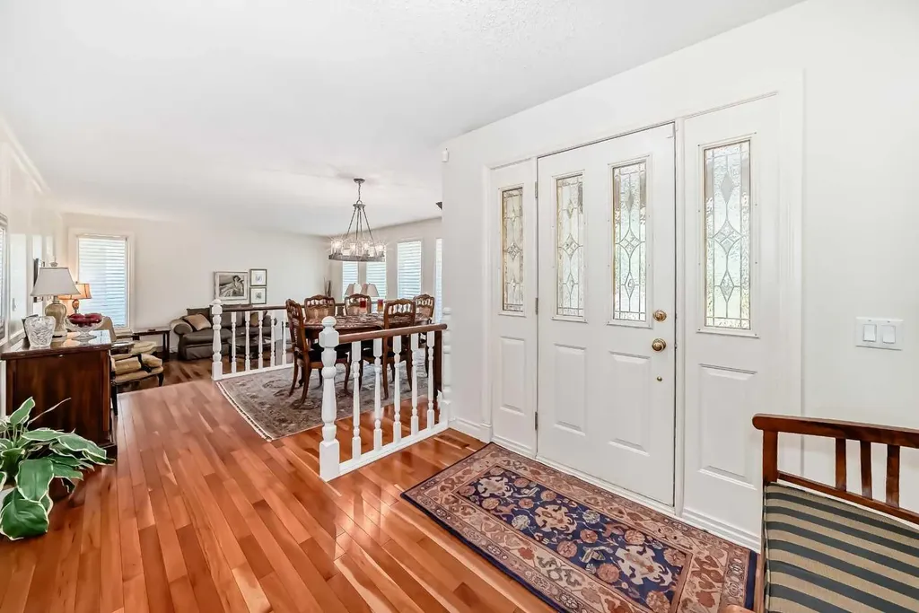 123 Varsity Estates Grove NW Calgary AB T3B 4C8