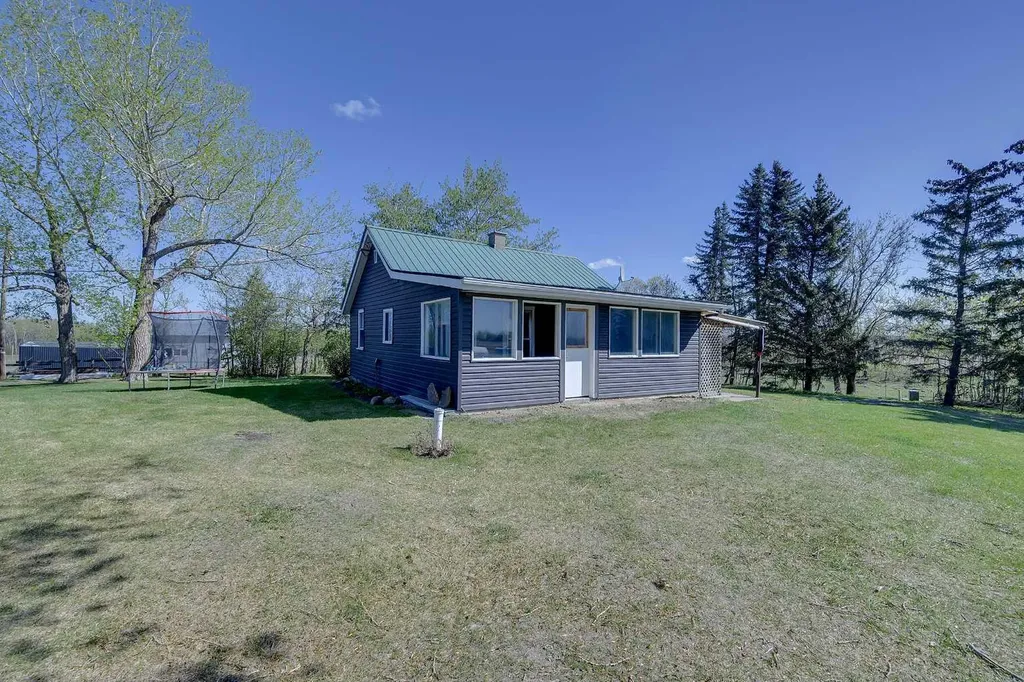 37559 Rr224 Rural Red Deer County AB T0M0V0