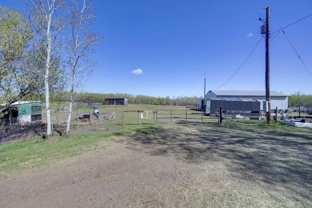 37559 Rr224 Rural Red Deer County AB T0M0V0