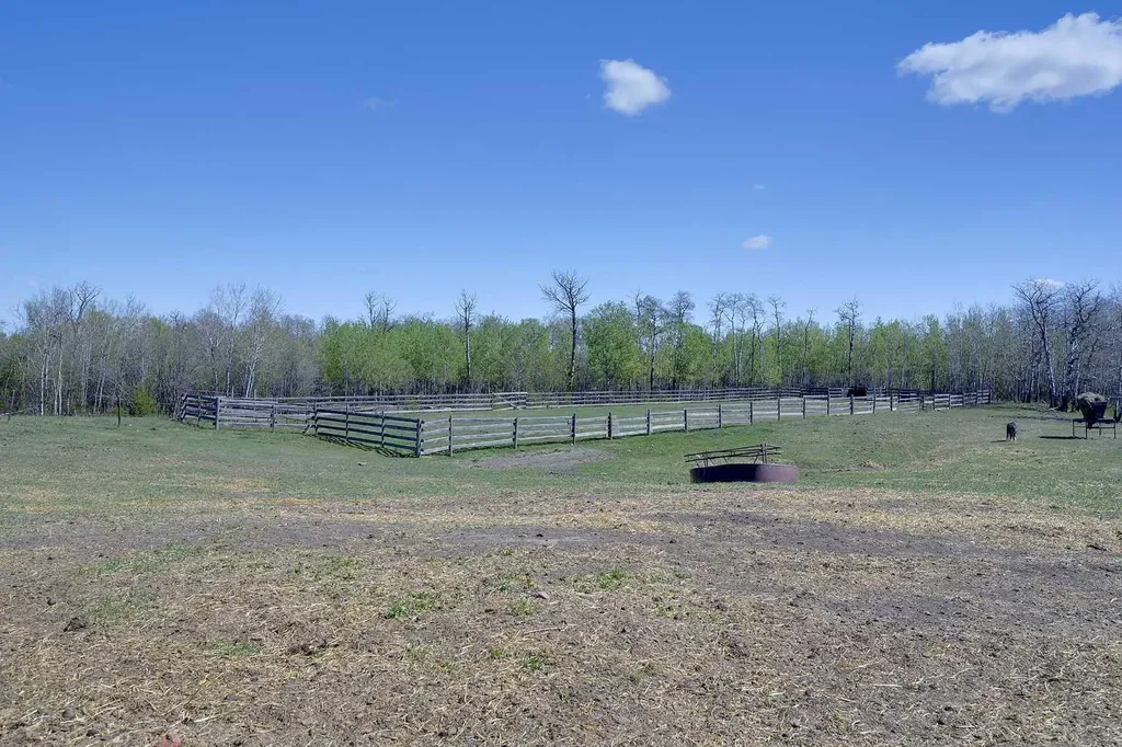 37559 Rr224 Rural Red Deer County AB T0M0V0