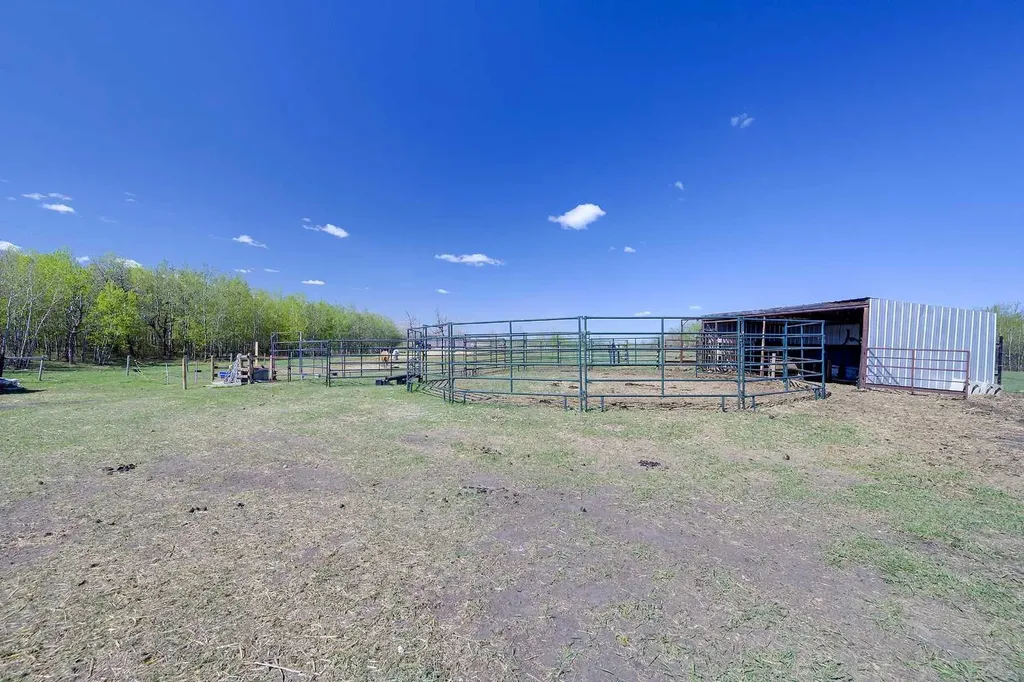37559 Rr224 Rural Red Deer County AB T0M0V0