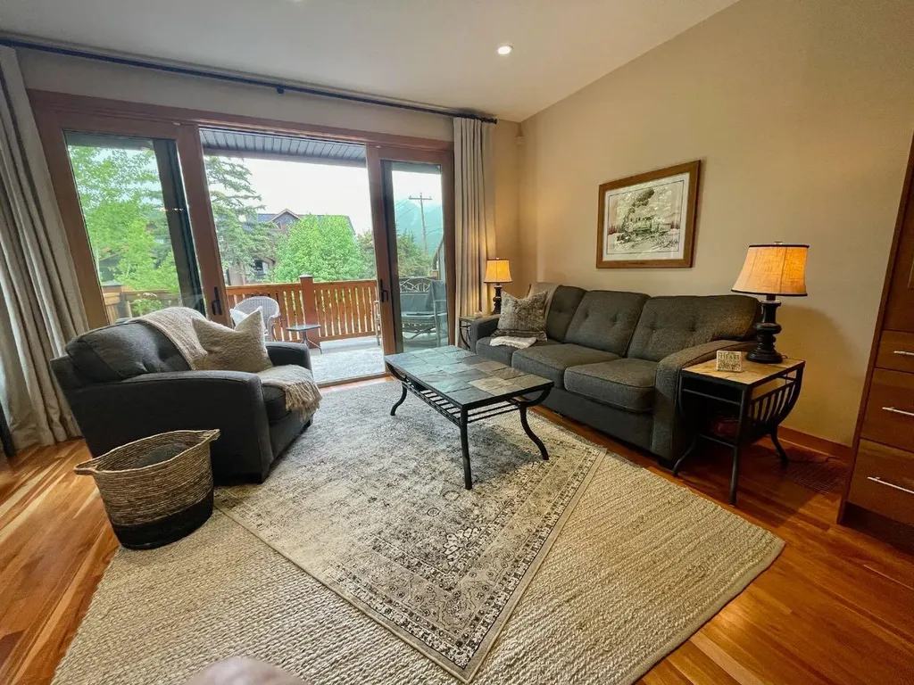 801 4 Street Canmore AB T1W2G9