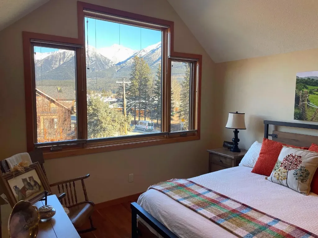 801 4 Street Canmore AB T1W2G9