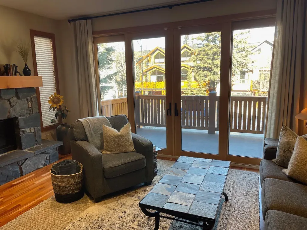 801 4 Street Canmore AB T1W2G9