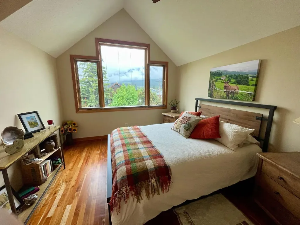 801 4 Street Canmore AB T1W2G9
