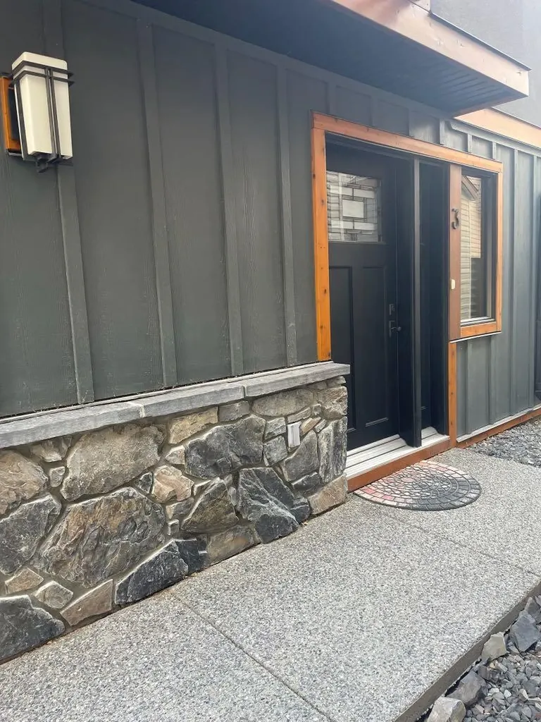 801 4 Street Canmore AB T1W2G9