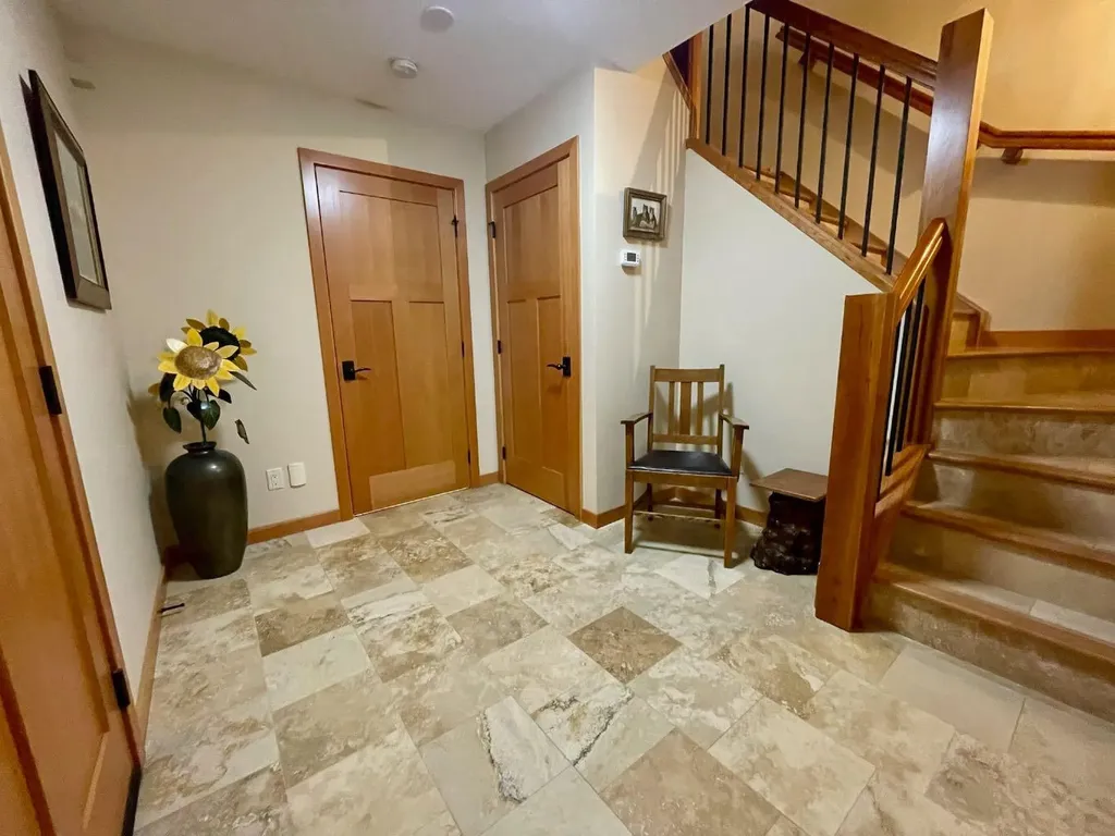 801 4 Street Canmore AB T1W2G9