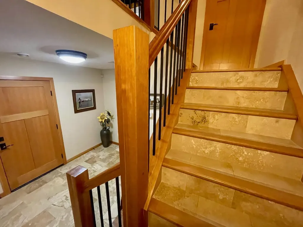 801 4 Street Canmore AB T1W2G9