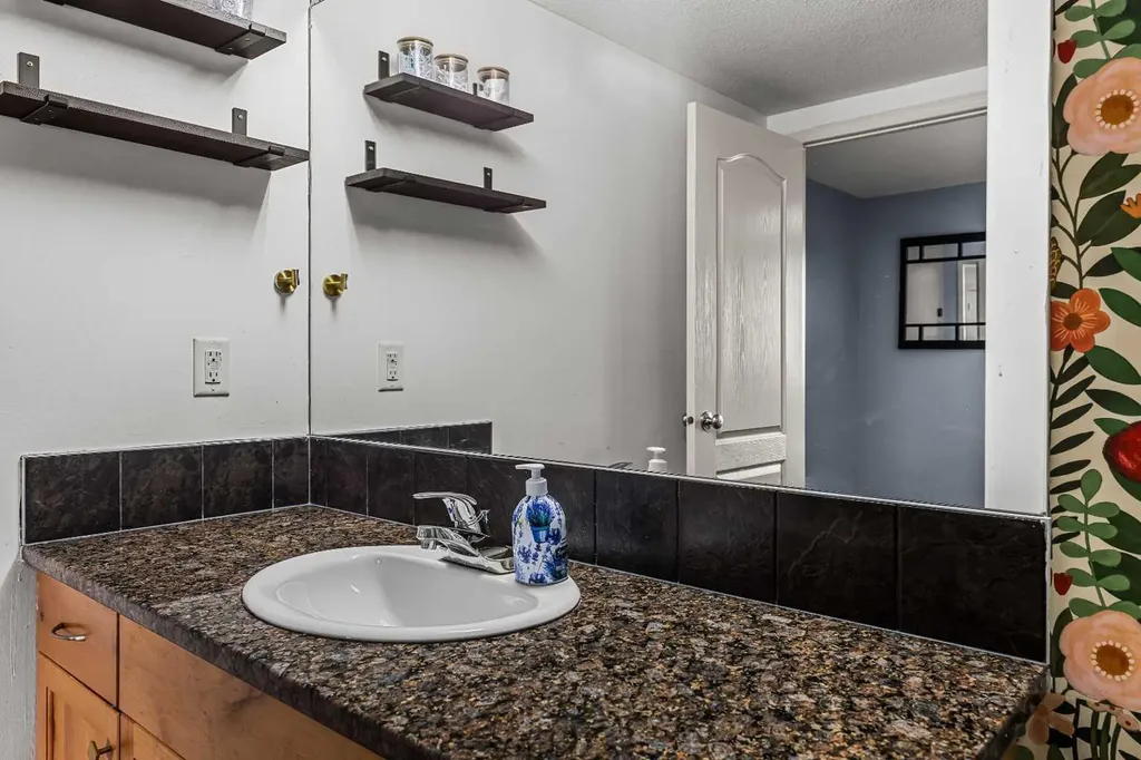 300 Palliser Lane Canmore AB T1W 0H3