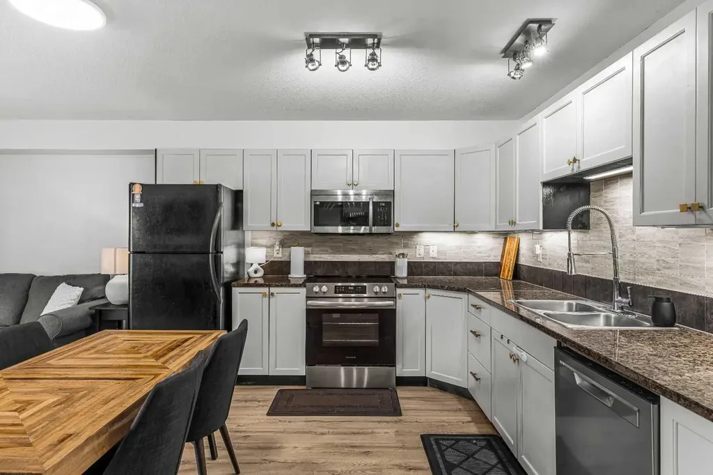 300 Palliser Lane Canmore AB T1W 0H3