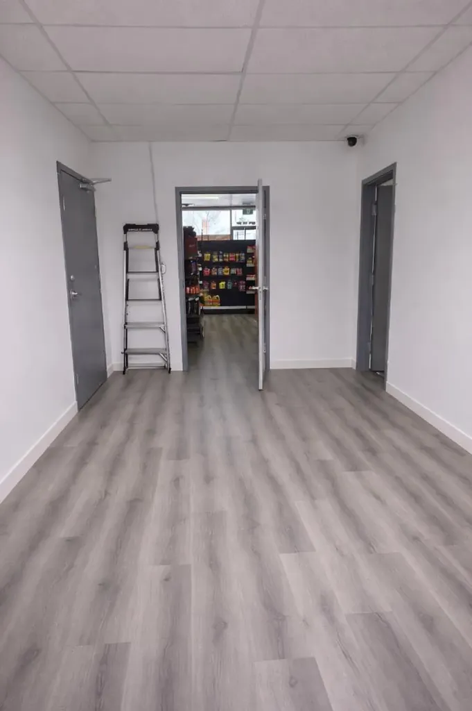 11917 134 Avenue NW Edmonton AB T5E 5N1
