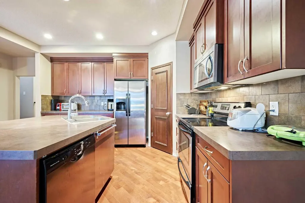 789 Panatella Boulevard NW Calgary AB T3P 1E5