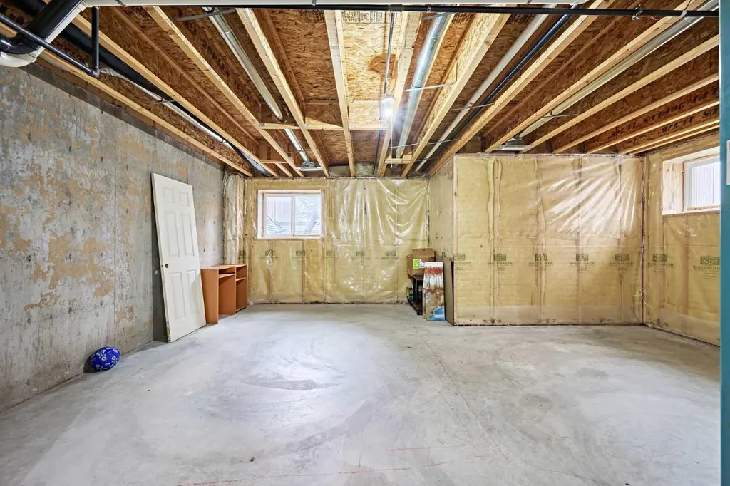 789 Panatella Boulevard NW Calgary AB T3P 1E5
