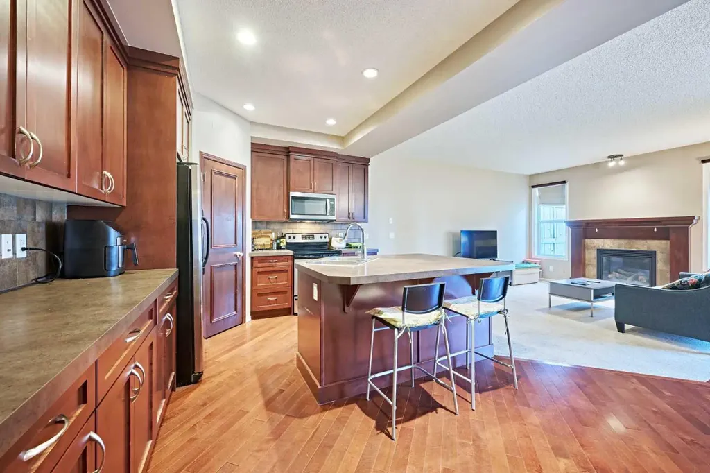 789 Panatella Boulevard NW Calgary AB T3P 1E5