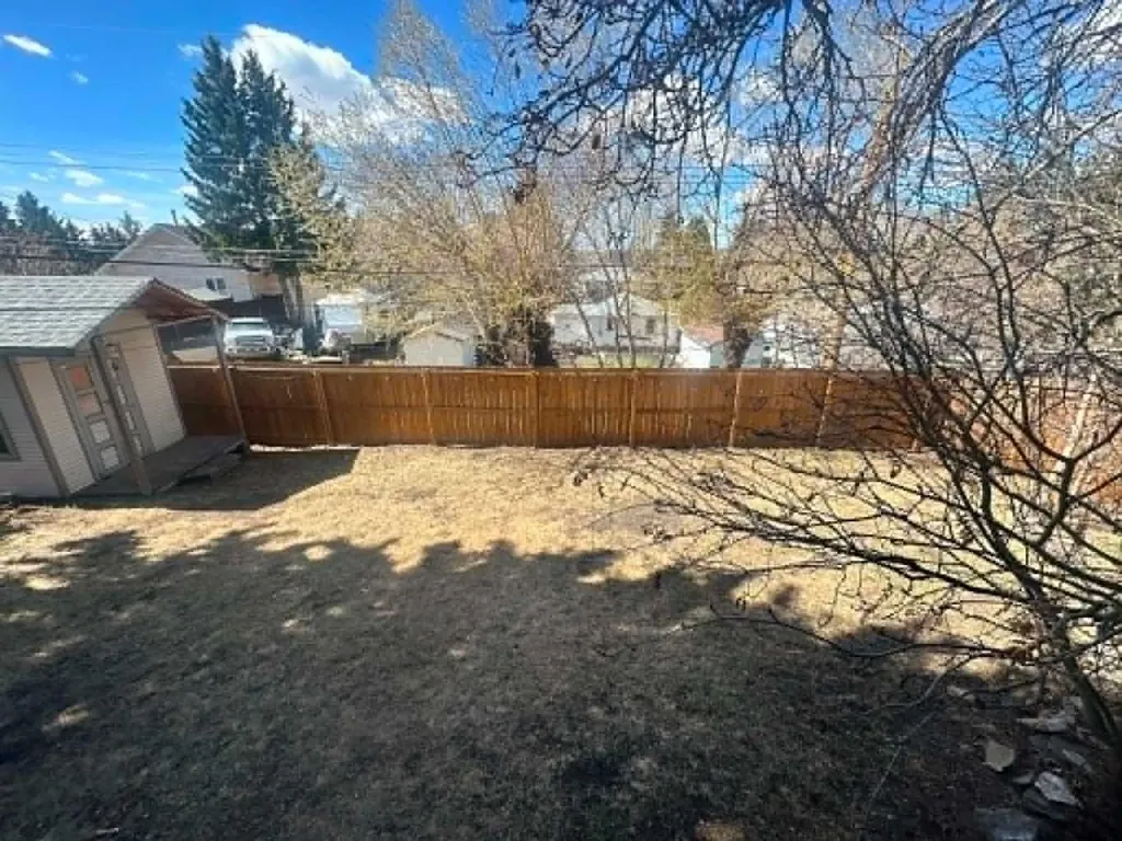 4410 43 Street Ponoka AB T4J1B8