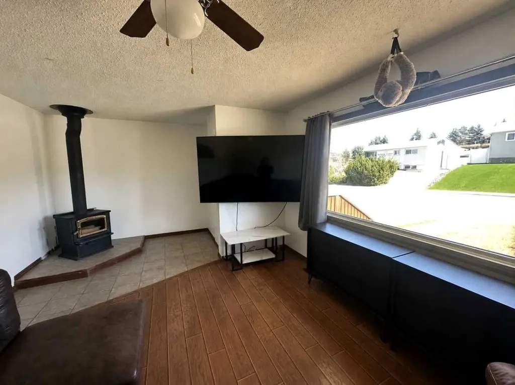 4410 43 Street Ponoka AB T4J1B8