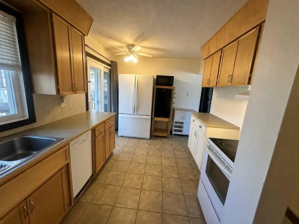 4410 43 Street Ponoka AB T4J1B8