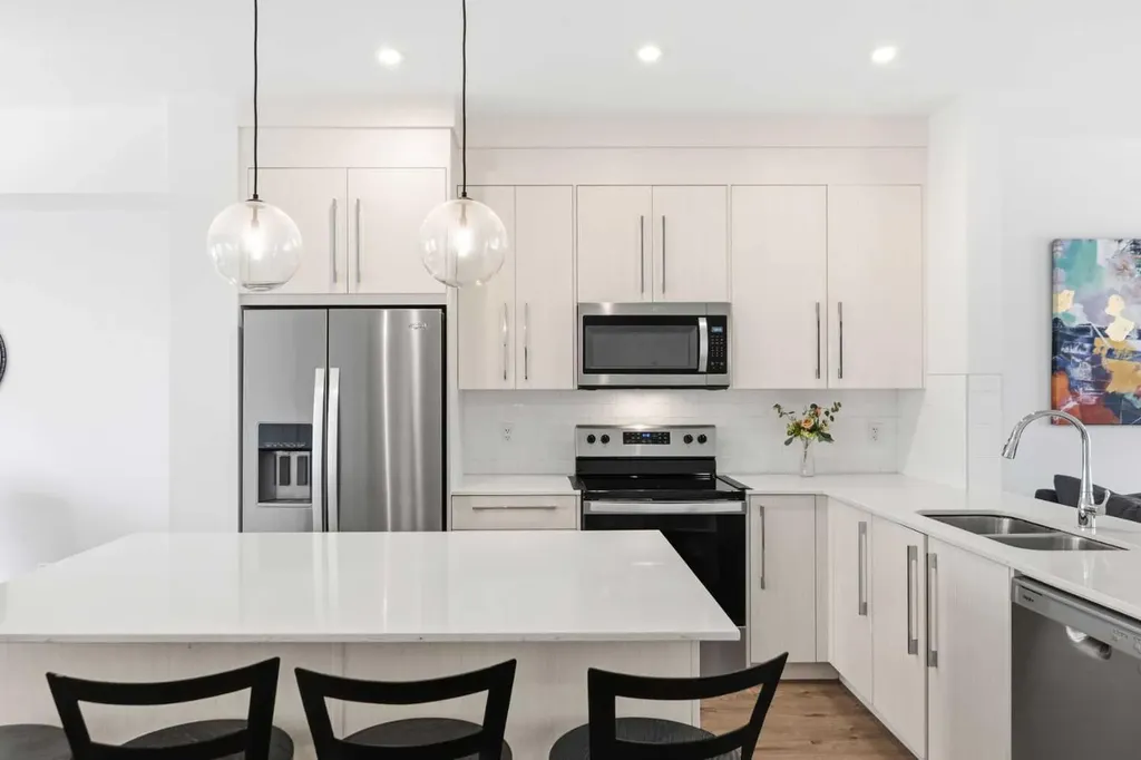 335 Creekside Boulevard SW Calgary AB T2X5L1