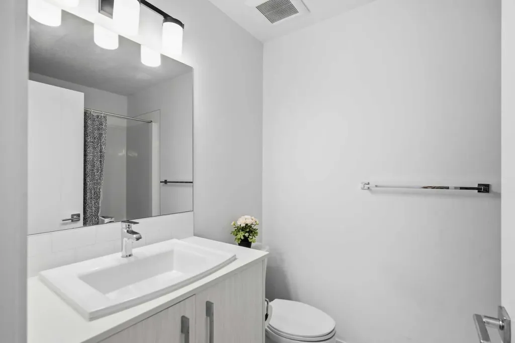 335 Creekside Boulevard SW Calgary AB T2X5L1