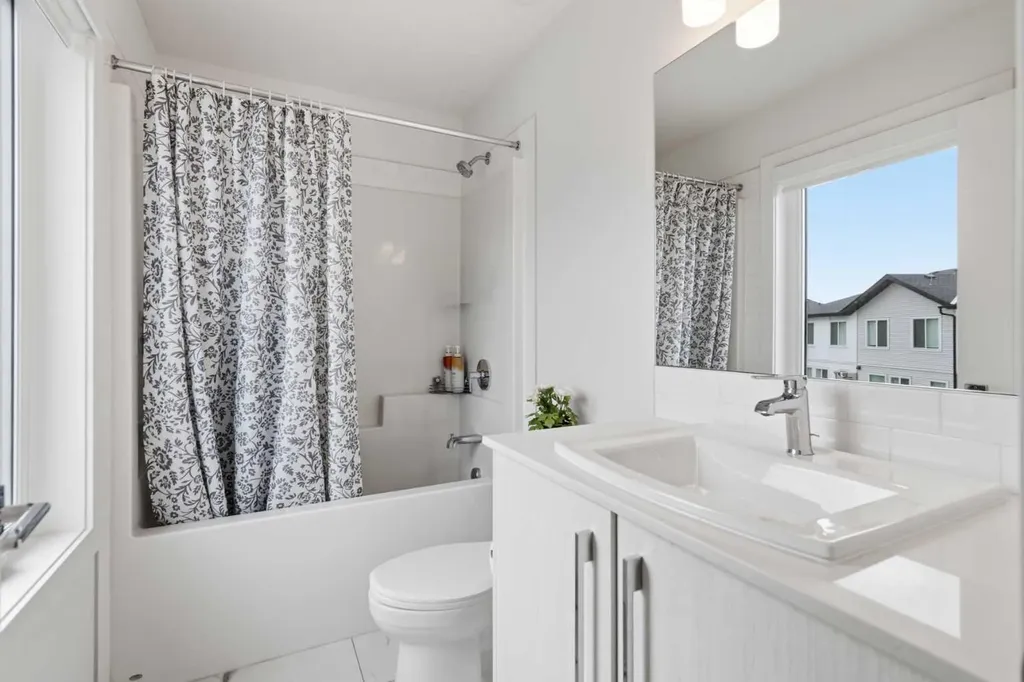 335 Creekside Boulevard SW Calgary AB T2X5L1