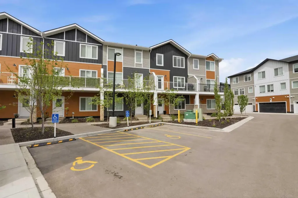335 Creekside Boulevard SW Calgary AB T2X5L1