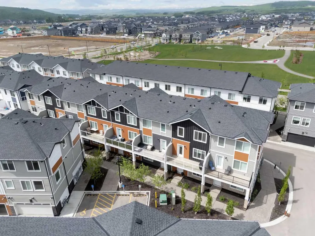 335 Creekside Boulevard SW Calgary AB T2X5L1